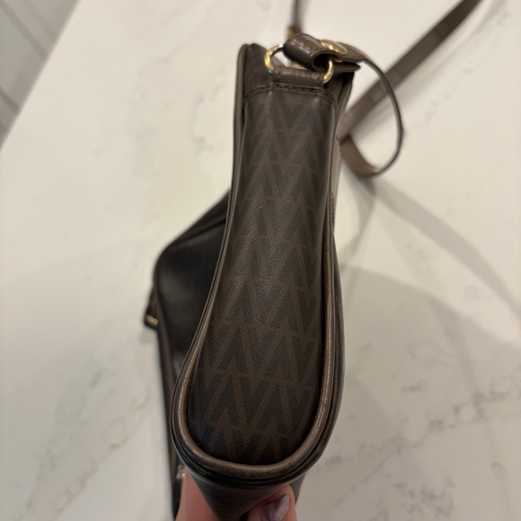 Vintage Mario Valentino vinyl/leather Brown monogram crossbody Bag - Picture 12 of 16
